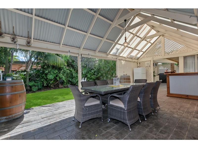 1 Shire Court, Woodcroft SA 5162