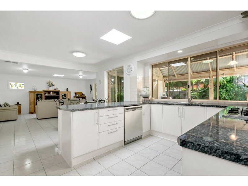 1 Shire Court, Woodcroft SA 5162