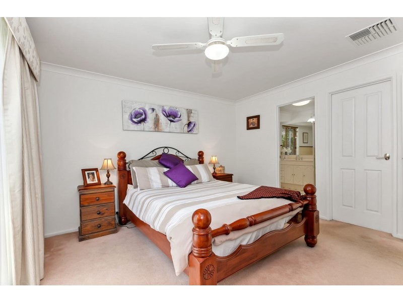 1 Shire Court, Woodcroft SA 5162