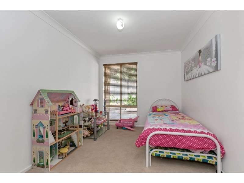 1 Shire Court, Woodcroft SA 5162