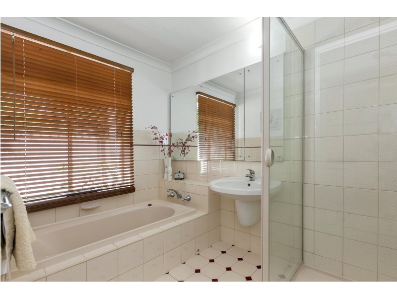 1 Shire Court, Woodcroft SA 5162