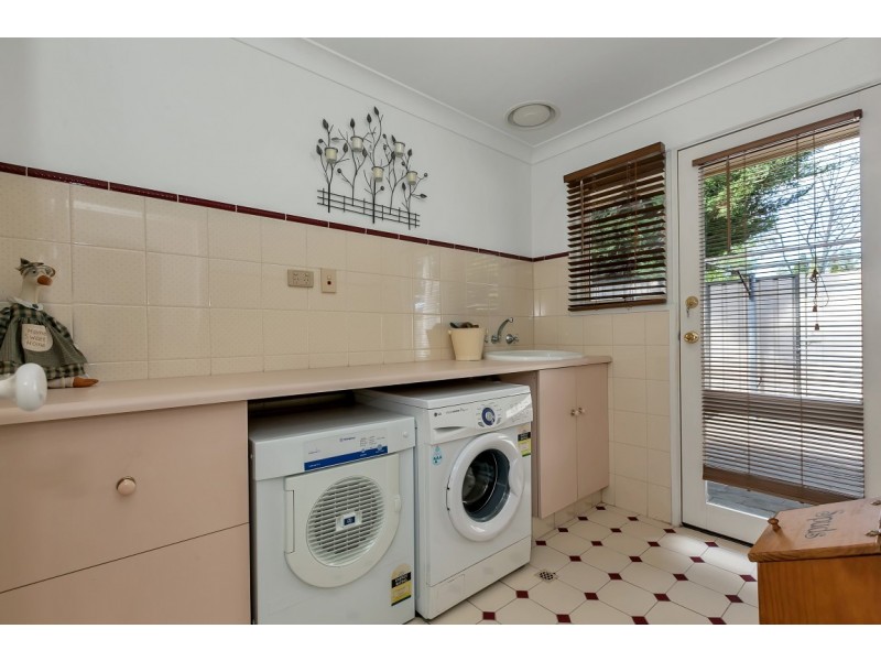 1 Shire Court, Woodcroft SA 5162