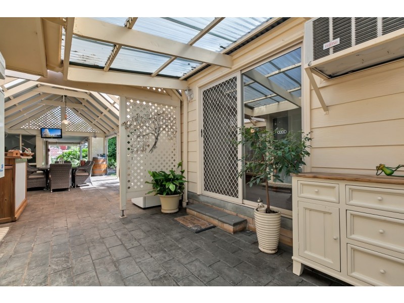 1 Shire Court, Woodcroft SA 5162