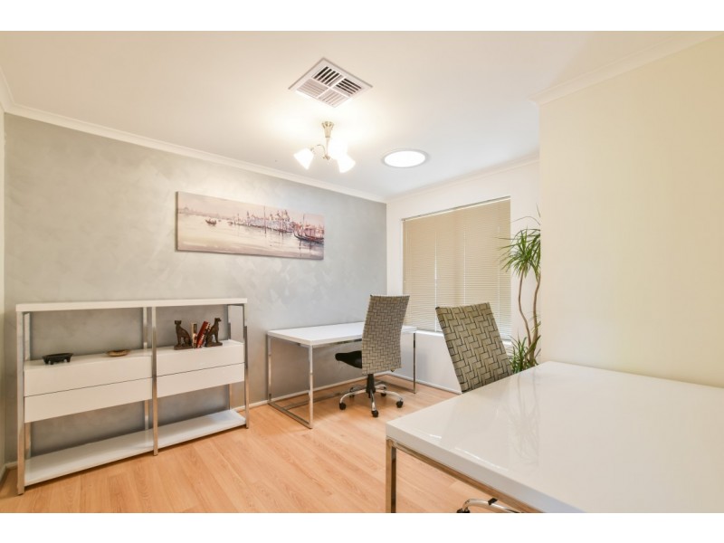 22 Evandale Circuit, Happy Valley SA 5159