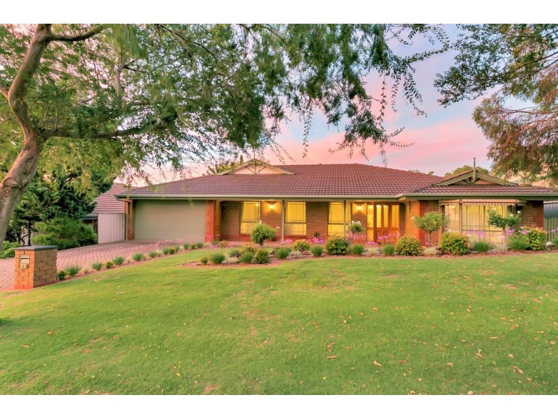 43 Dalkeith Road, Seaford Rise SA 5169