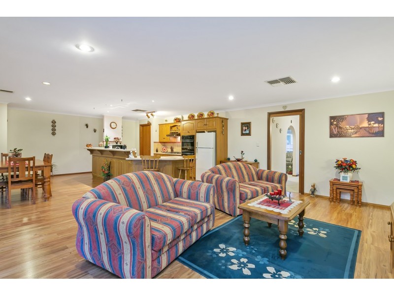 43 Dalkeith Road, Seaford Rise SA 5169