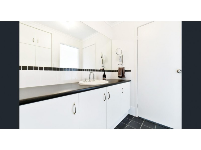 9 Signal Street, Seaford Meadows SA 5169