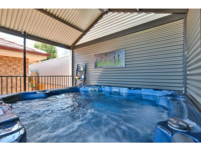 12 Sameden Drive, Noarlunga Downs SA 5168