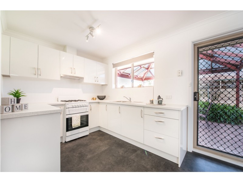 31 Bordeaux Drive, Woodcroft SA 5162