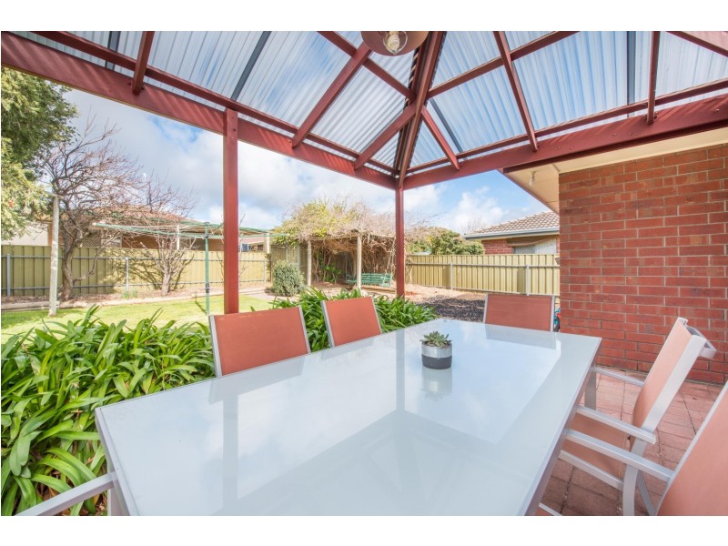 31 Bordeaux Drive, Woodcroft SA 5162