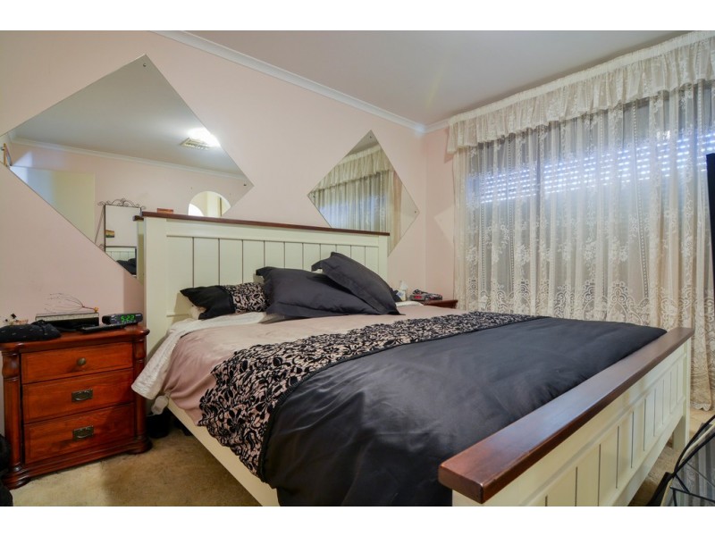 1 Maralyn Court, Aberfoyle Park SA 5159