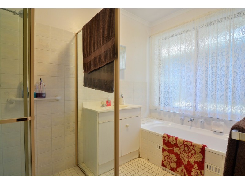 1 Maralyn Court, Aberfoyle Park SA 5159