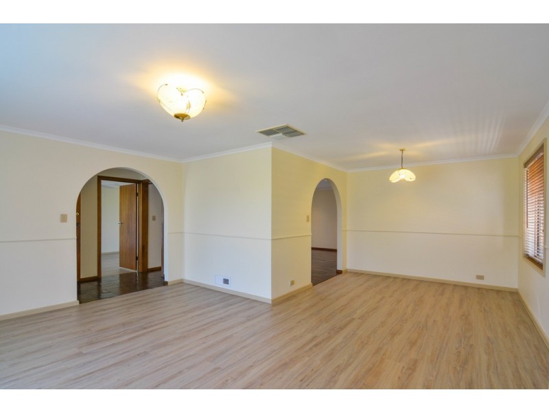 10 La Salle Court, Happy Valley SA 5159