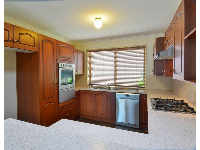 10 La Salle Court, Happy Valley SA 5159