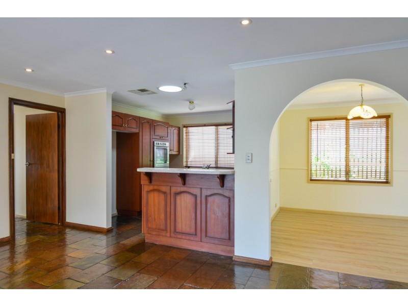 10 La Salle Court, Happy Valley SA 5159