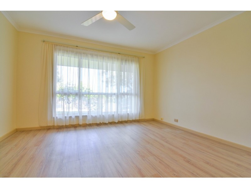 10 La Salle Court, Happy Valley SA 5159