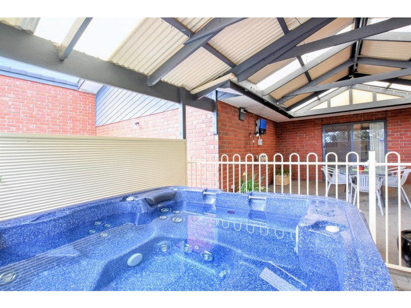 4 Goss Road, Aberfoyle Park SA 5159