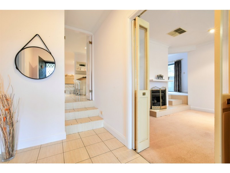 4 Goss Road, Aberfoyle Park SA 5159