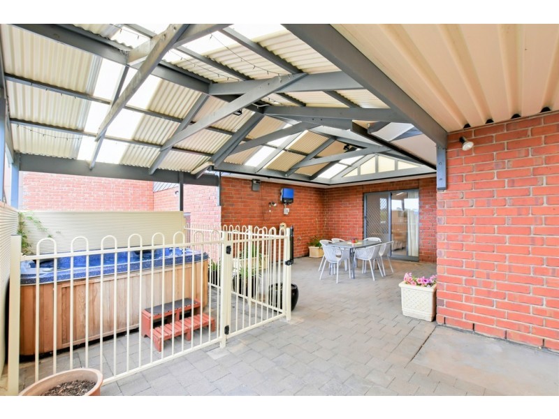 4 Goss Road, Aberfoyle Park SA 5159