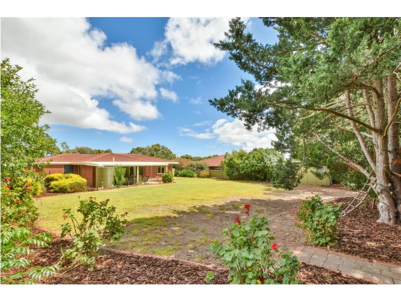 15 Waverley Drive, Willunga SA 5172