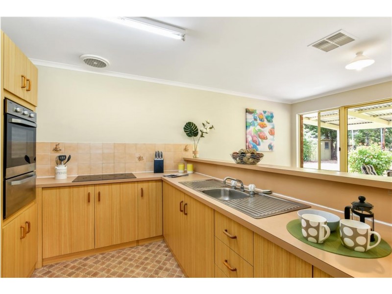 15 Waverley Drive, Willunga SA 5172