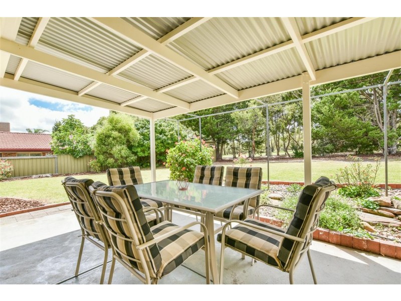 15 Waverley Drive, Willunga SA 5172