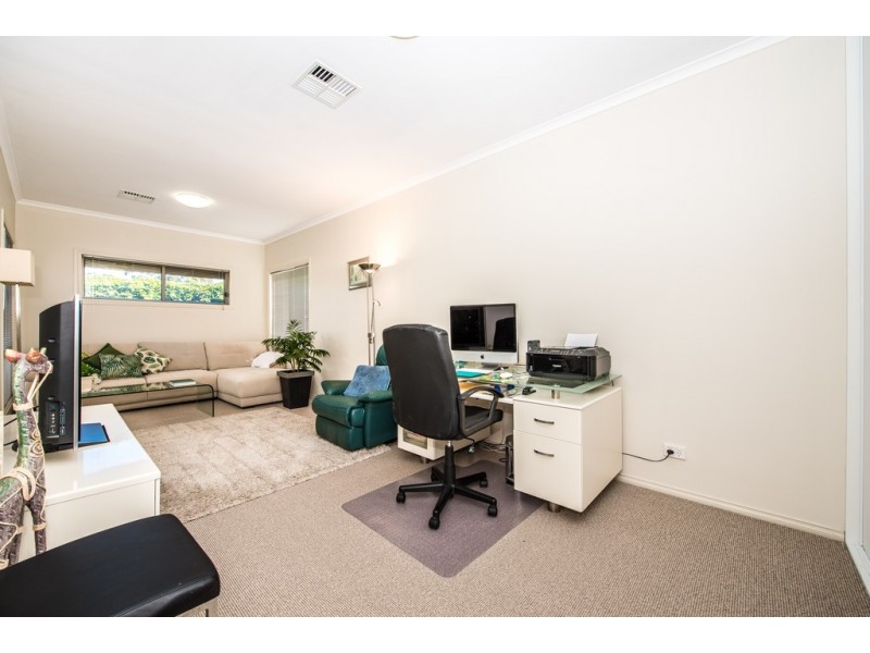 10 Glamis Avenue, Seacombe Gardens SA 5047