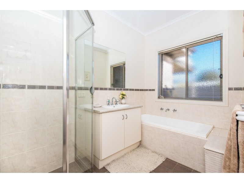 10 Glamis Avenue, Seacombe Gardens SA 5047