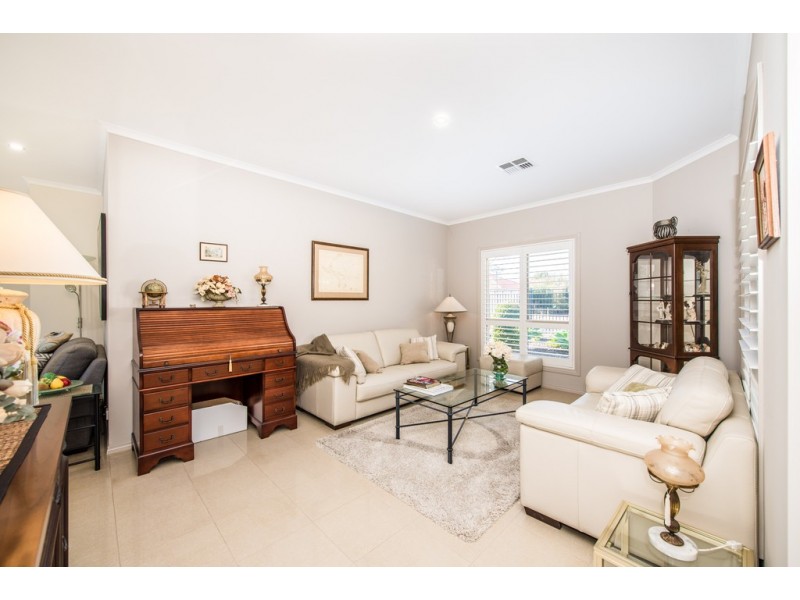 10 Glamis Avenue, Seacombe Gardens SA 5047