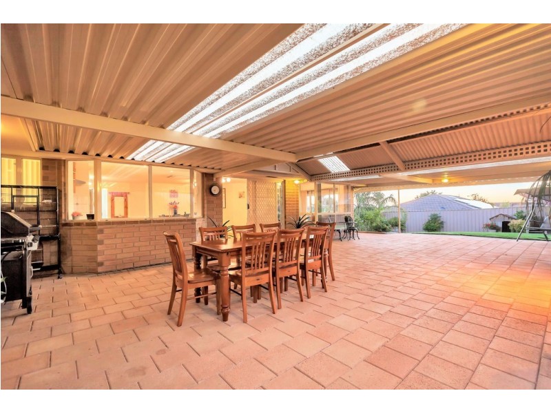 40 Grand Boulevard, Seaford Rise SA 5169