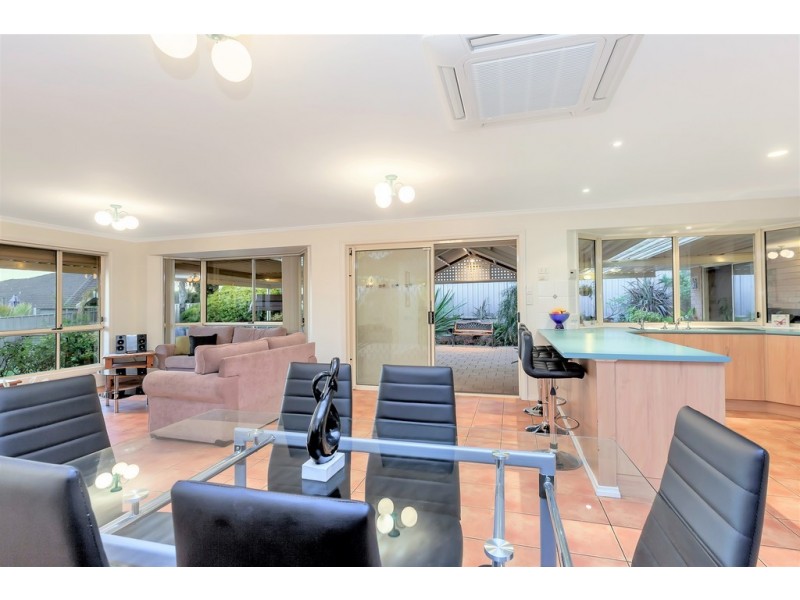 40 Grand Boulevard, Seaford Rise SA 5169