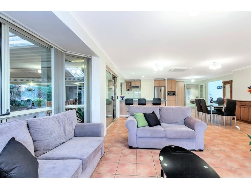 40 Grand Boulevard, Seaford Rise SA 5169