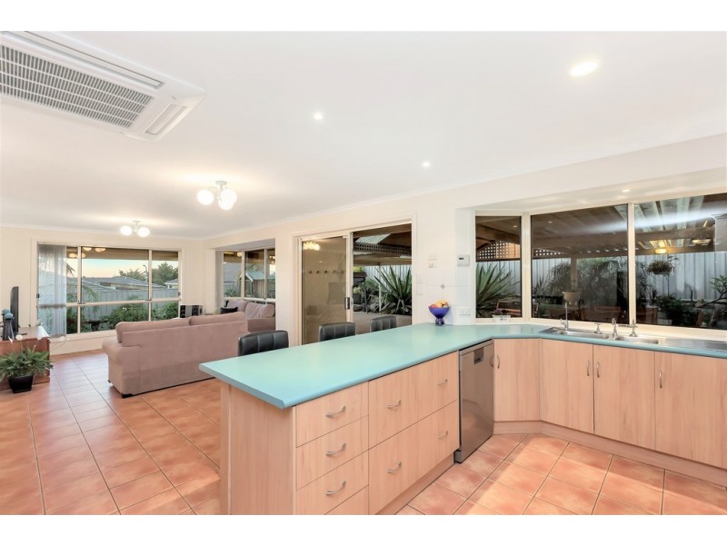 40 Grand Boulevard, Seaford Rise SA 5169