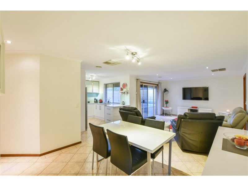 96 Mawson Circuit, Woodcroft SA 5162