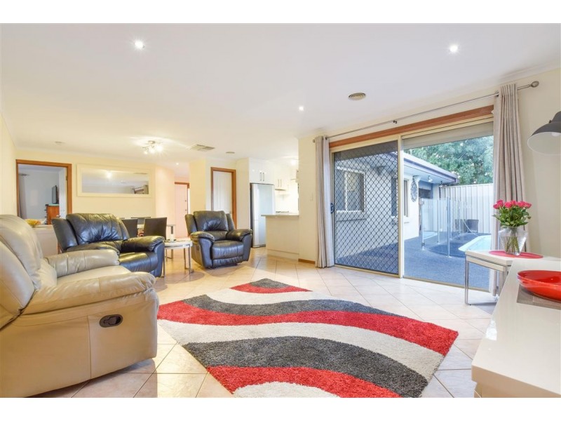 96 Mawson Circuit, Woodcroft SA 5162