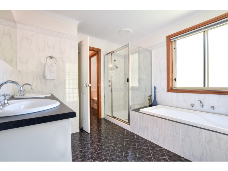 44 Mountbatten Road, Bellevue Heights SA 5050