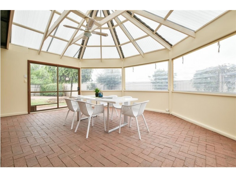 2 Oakbank Crescent, Sheidow Park SA 5158