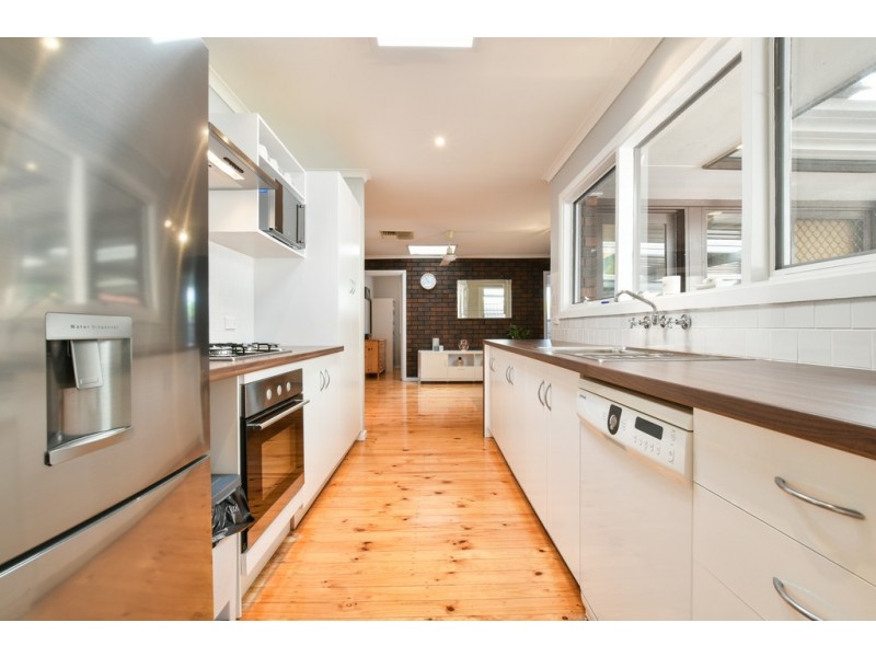 22 Leonard Road, Morphett Vale SA 5162