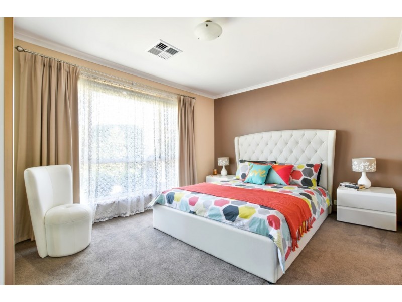 15 Joseph Way, Woodcroft SA 5162