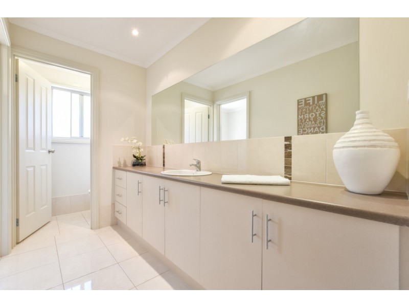 11 Offshore Avenue, Aldinga Beach SA 5173
