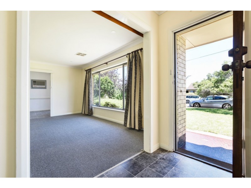 1 Pitcairn Avenue, Marion SA 5043