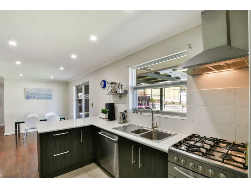 11 Warawee Place, Hallett Cove SA 5158
