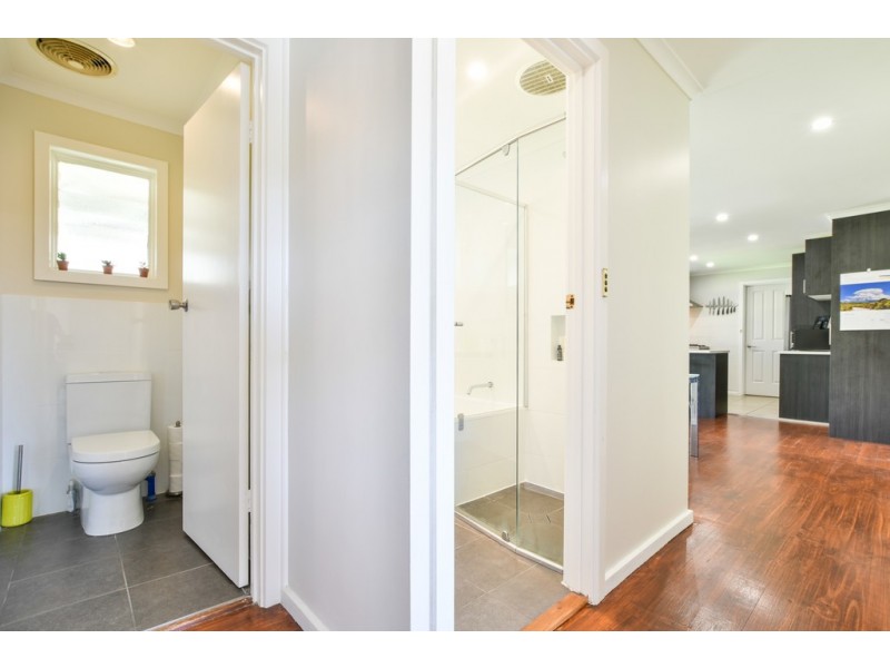 11 Warawee Place, Hallett Cove SA 5158