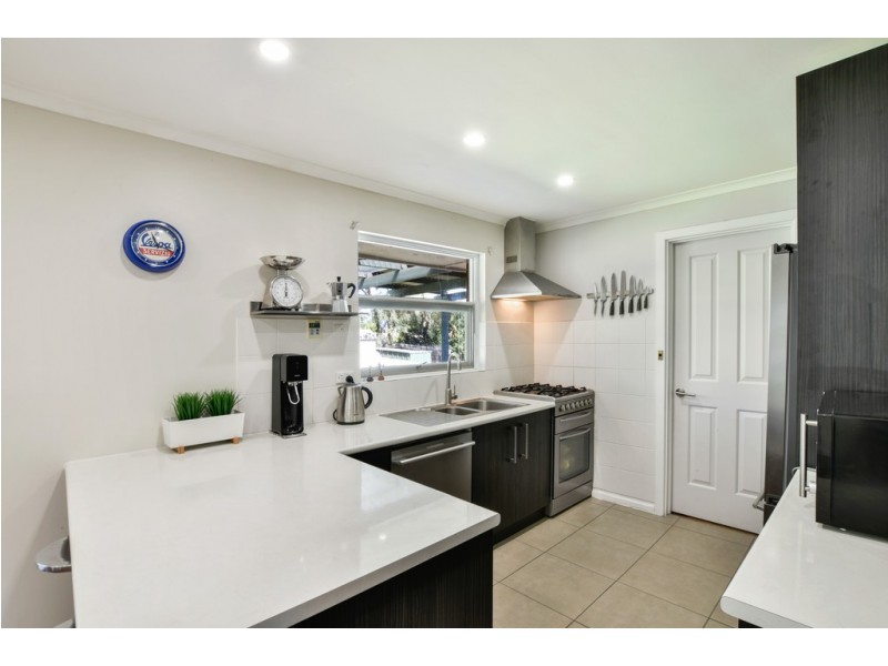 11 Warawee Place, Hallett Cove SA 5158