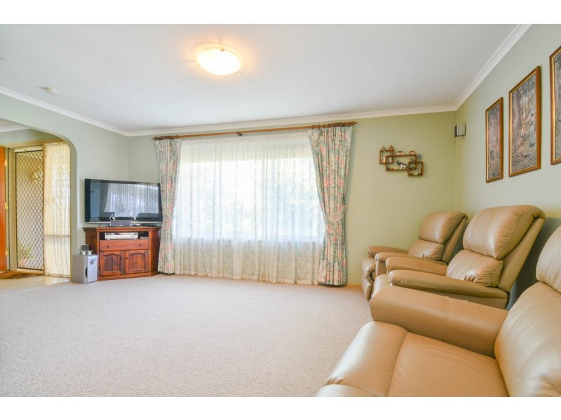 4 Streeton Court, Trott Park SA 5158
