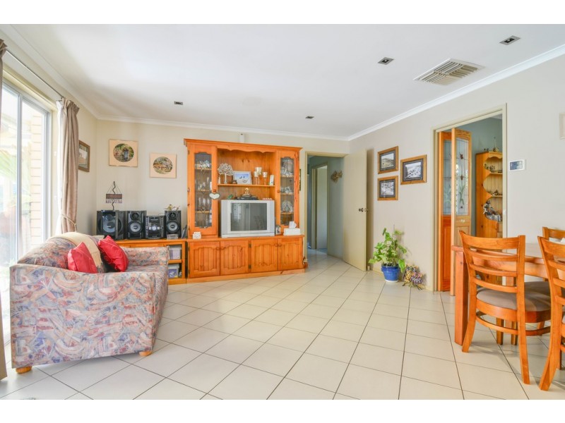 4 Streeton Court, Trott Park SA 5158