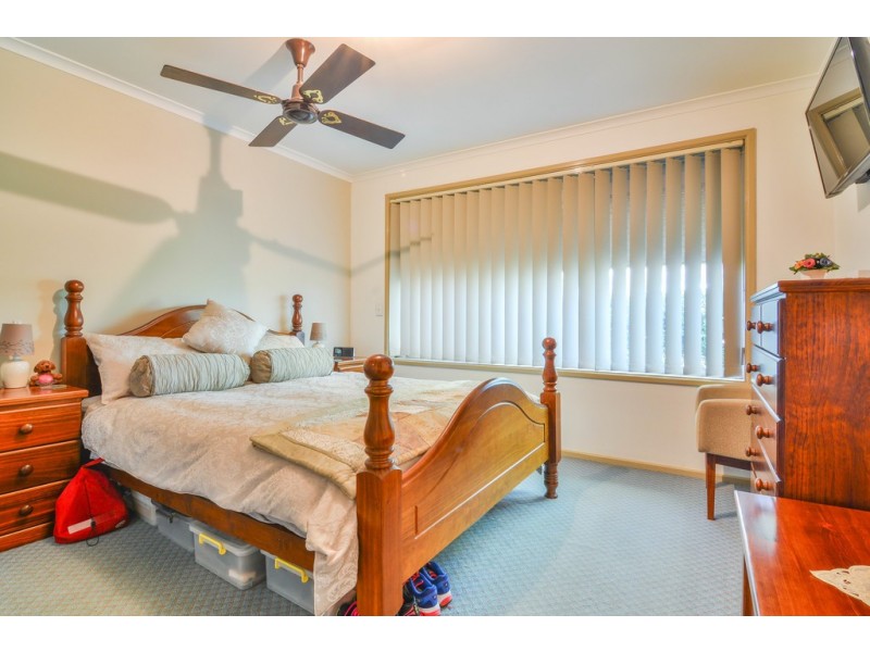 4 Streeton Court, Trott Park SA 5158