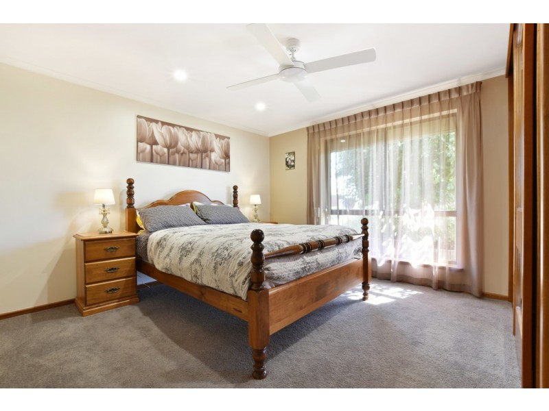 14 Doulton Drive, Trott Park SA 5158