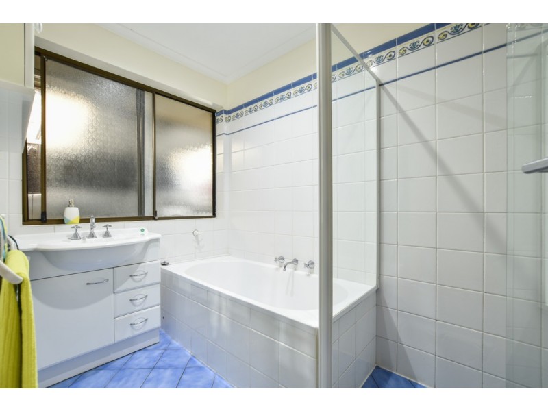 14 Doulton Drive, Trott Park SA 5158