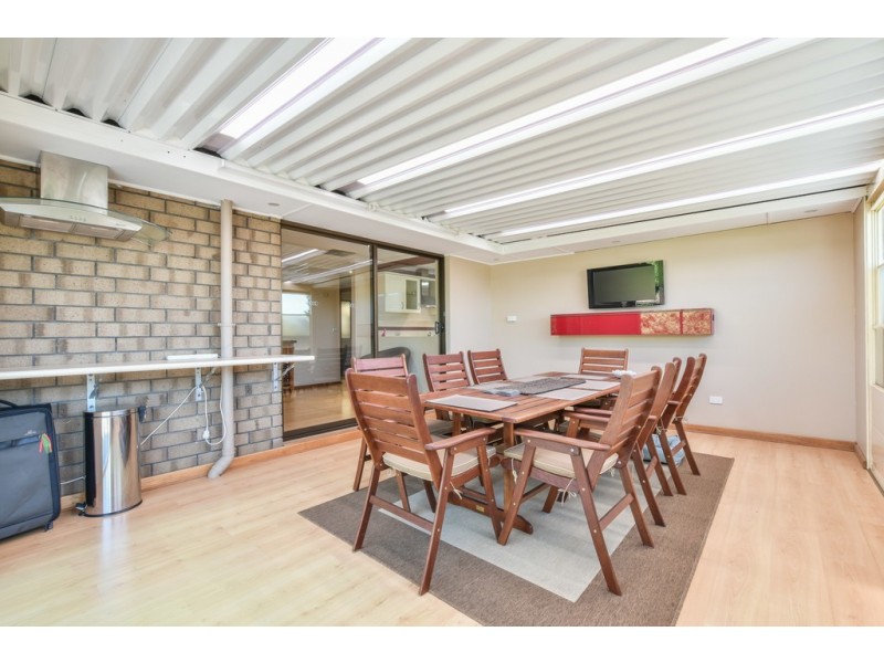 14 Doulton Drive, Trott Park SA 5158
